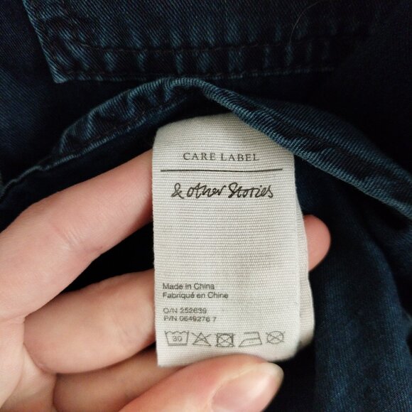 & Other Stories Denim Button Down Ruffle Shirt Top Like New Size 6 Dark Wash - Picture 7 of 9